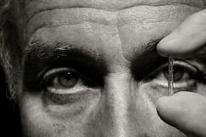 El argentino que revolucionó la cardiología inspirado en una pieza de metal que un albañil olvidó en su casa