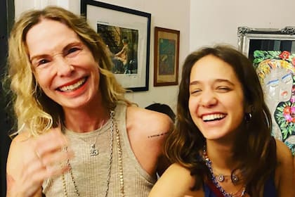 Con su mamá, Gloria Carrá