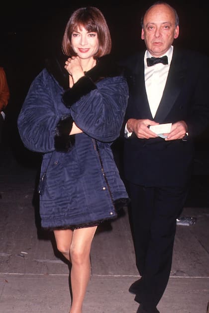 Con su primer marido y padre de sus dos hijos, David Shaffer, saliendo del teatro New York State en el Lincoln Center, en noviembre de 1991.