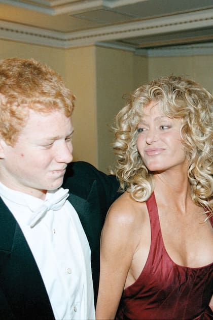 Con su único hijo, Redmond, que estuvo preso por robo y agresiones. La foto fue tomada en Viena, en 2001.