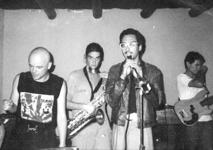 Con Sumo en el Café Einstein y con Omar Chabán, dueño del lugar y maestro de ceremonias