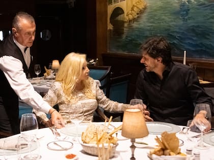 Con Susana Giménez. Justamente, en el programa de la diva Turovelzky comenzó su carrera en Telefe. Fue en 1998, como asistente de producción. 26 años más tarde, la acompaña en su regreso a la televisión con el clásico programa de los domingos.