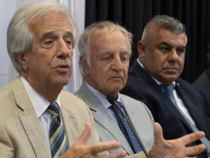 Con Tabaré Vázquez, presidente de Uruguay, y Chiqui Tapia. Estuvo a cargo de la postulación de Argentina, Uruguay y Chile como sede del Mundial 2030