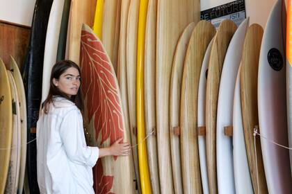 con tablas por todos lados y una decoracin con mucha onda, un espacio para visitar