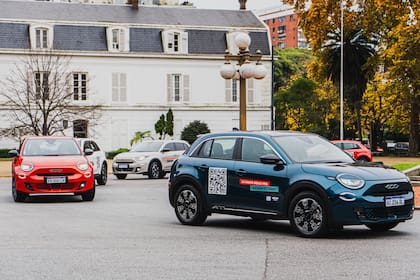 Con transmisión automática DCT, pantalla de 10,25” y asistencia a la conducción, el Fiat 600 Hybrid apuesta fuerte al segmento urbano.