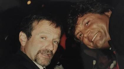 Con un actor que ya descollaba por esos años, Robin Williams