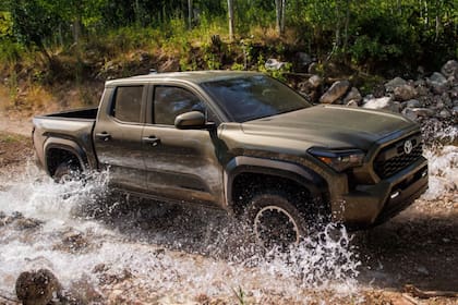 Con un diseño más robusto que la Hilux, la Tacoma se adapta a cualquier tipo de terreno