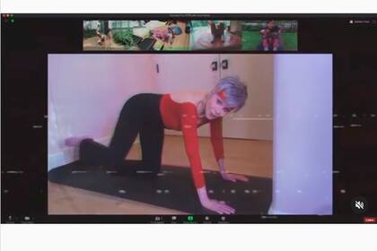 Jane Fonda junto a otros famosos, en una divertida campaña para concientizar sobre la importancia de ir a votar en las próximas elecciones a presidente en los Estados Unidos