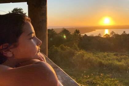Con un dulce álbum de fotos, Natalia Oreiro homenajeó a su hijo en su cumpleaños