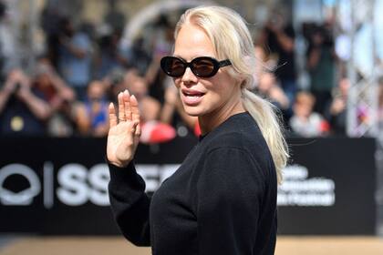 Con un estilo sobrio y casi sin maquillaje, como viene mostrándose en el último tiempo, la actriz canadiense Pamela Anderson también disfrutó de los distintos eventos que ofreció este miércoles San Sebastián