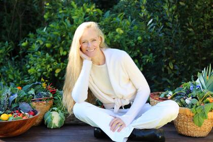 Suzy Amis Cameron, esposa del director James Cameron, interpreta a la nieta de Rose en el film