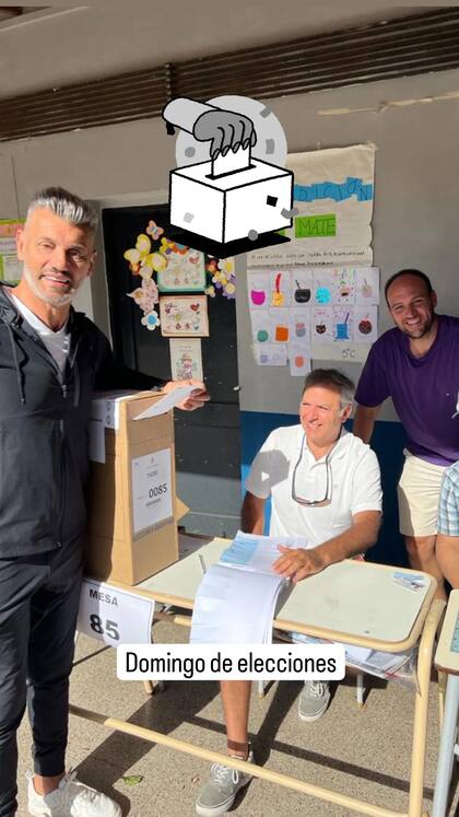 Con un look deportivo, Sergio Goycochea se acercó hasta las urnas y emitió su voto este domingo
