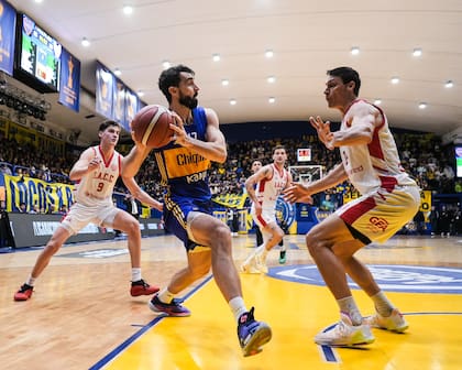 Con una gran defensa, Instituto le permitió apenas 27 puntos a Boca Juniors en el primer tiempo