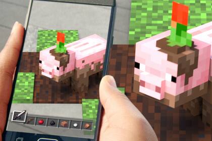 Con una modalidad similar a Pokémon Go, Minecraft Earth utiliza la tecnología de realidad aumentada y utiliza el mundo real como escenario para el juego