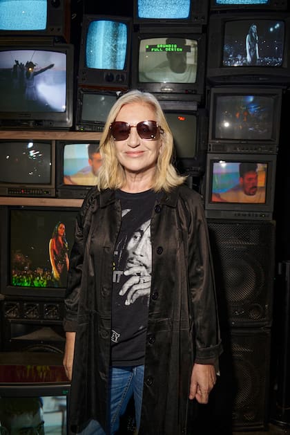 Con una remera de Bob Marley y lentes de sol, Mercedes Moran pasó por la premiere del documental de Lali