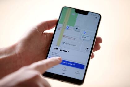 Con vehículos autónomos, el servicio de transporte Waymo One se asemeja a las propuestas de viajes compartidos de Lyft y Uber