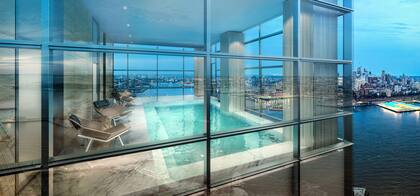 Con vistas panorámicas y comodidades como un spa de hidroterapia y una piscina infinita en el piso 30, se esperaba que esta torre fuera un referente del lujo urbano