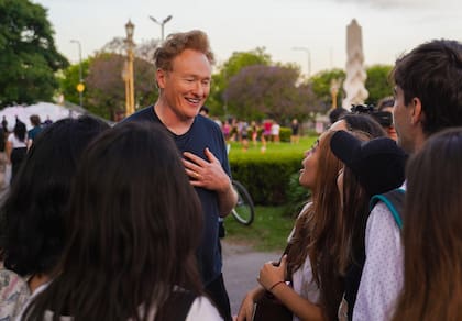 Conan O’Brien paseando por Buenos Aires