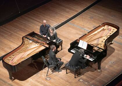 Concierto por el dúo de pianistas conformado por Martha Argerich y Sergei Babayan este martes 16 de agosto.