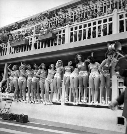 Concurso de la bañista más bella, junio de 1947. Una de las fotos exhibidas.