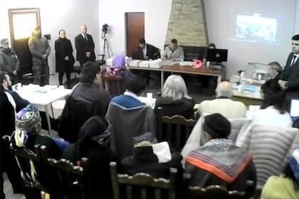 Condenaron a siete mapuches por la violenta usurpación de tierras en Villa Mascardi