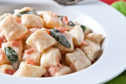 Condimentá los ñoquis con una salsa suave y riquísima