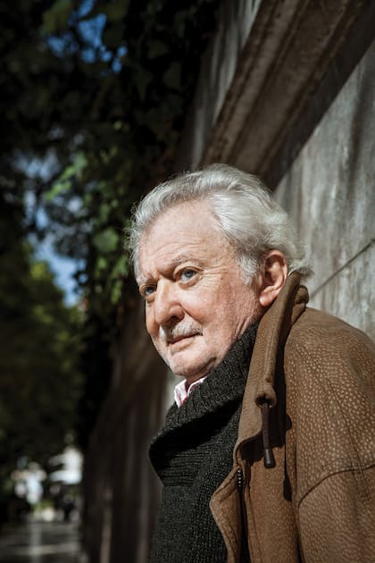 Conduce "El factor Mario" en Radio Cultura (FM 87.9), los sábados de 7.30 a 9