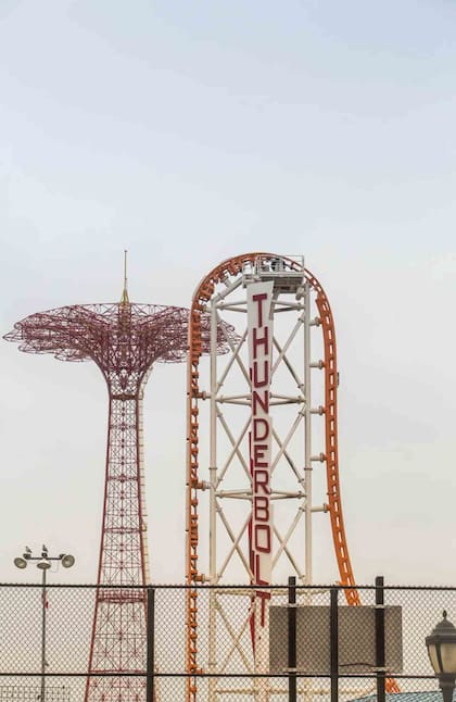 Thunderbolt, montaña rusa en Coney Island.