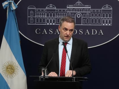 Conferencia de Manuel Adorni