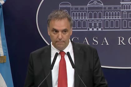 Conferencia de prensa Adorni y Quirno en Casa Rosada