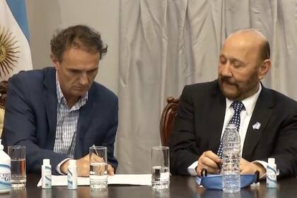 Durante la visita se firmó una serie de convenios para obras públicas