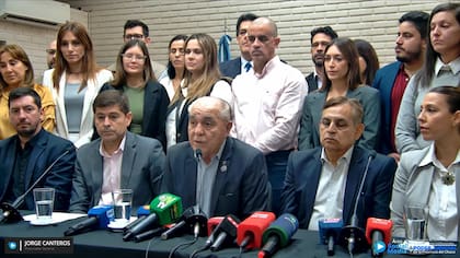 Conferencia de Prensa del Equipo Fiscal Especial de la Causa Sena: Fiscal de Investigación N° 4 Jorge Cáceres Olivera, Fiscal de Cámara Martín Bogado, Procurador General Jorge Canteros, Procurador Gral. Adjunto Miguel Fonteina y Fiscal de Investigación N° 5 Nelia Velázquez