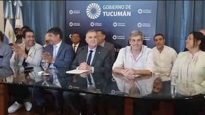 Conferencia de prensa del gobernador de Tucumán, Osvaldo Jaldo