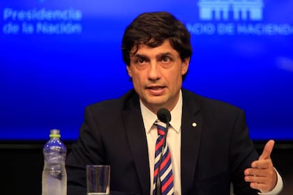 Hernán Lacunza, ministro de Hacienda; "son medidas de emergencia, para la transición", dijo sobre el cepo cambiario
