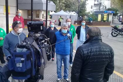 Conferencia de prensa en el Hospital Rivadavia