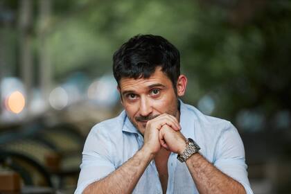 "Confieso que es estresante, sobre todo cuando vas con la sirena, pero me acostumbré. Lo que más me afectó es estar en contacto con la muerte", asegura Mauro Francisco sobre su trabajo como chofer de ambulancia