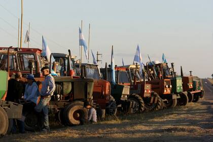 Conflicto con el campo. Entre el 11 de marzo y el 18 de julio de 2008 organizaciones ligadas a la agricultura y la ganadería se enfrentaron al gobierno de Cristina Kirchner; episodio que tuvo un fuerte impacto en la discusión pública