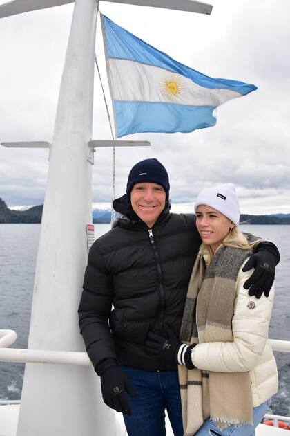 “Coni tiene alma de viajera: descubre lugares, te lleva de acá para allá, te saca a caminar, propone actividades, es compañera... Es un bombón en todo sentido”, revela