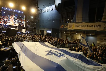 Conmemoración del mortal ataque de Hamas en la esquina porteña de Córdoba y Estado de Israel