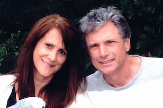 Una supervisora musical de American Idol y su esposo fueron hallados sin vida en su casa