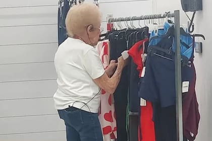 Conmovida por el relato, la compradora decidió difundir la historia en redes sociales