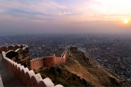 La ciudad amurallada de Jaipur alberga aún muchos edificios que datan de la época de su fundación en 1727.