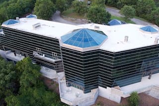 Así es la mansión “más fea del mundo” y también una de las más caras y grandes que está a la venta