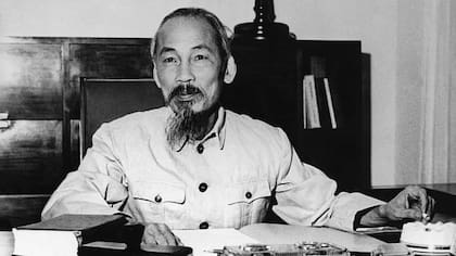 Conocido popularmente como el "tío Ho", Ho Chi Minh (1890-1969) era considerado un héroe independentista en el país y su liderazgo fue clave a la hora de captar apoyos y lealtad al bando comunista entre los vietnamitas