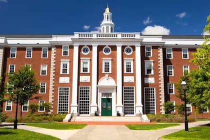 Conocido por sus prestigiosas universidades como el MIT y Harvard, Massachusetts se sitúa en primer lugar como el estado más educado de Estados Unidos (Archivo)