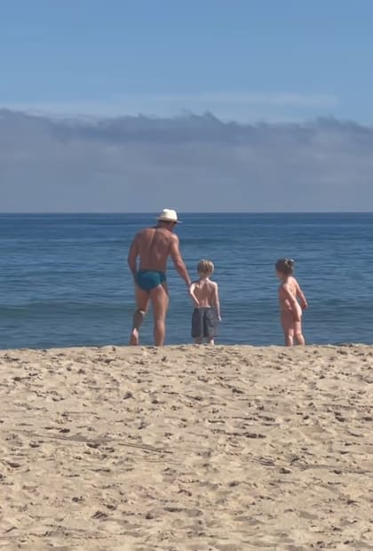 Conor McGregor con dos de sus hijos