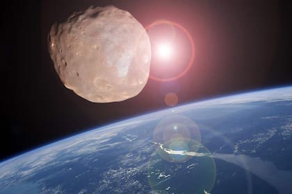 El asteroide de 1,5 kilómetros de ancho, nombrado 2022 AP7, fue descubierto en un área donde es particularmente difícil detectar objetos debido al brillo del Sol.