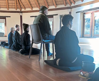 “Considero que cada vez que nos sentamos, esa práctica de zazen es única, personal, intransferible, irrepetible, y cada uno tendrá su propia vivencia y circunstancia particular", dice Oshiro