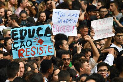 Consignas a favor de la educación, en San Pablo