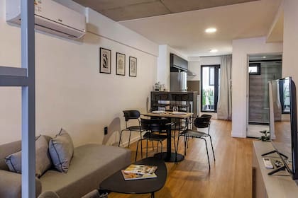 Consta de 20 apartamentos con acceso autónomo mediante clave